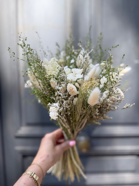 bouquet de fleurs cadeau de naissance qui reste